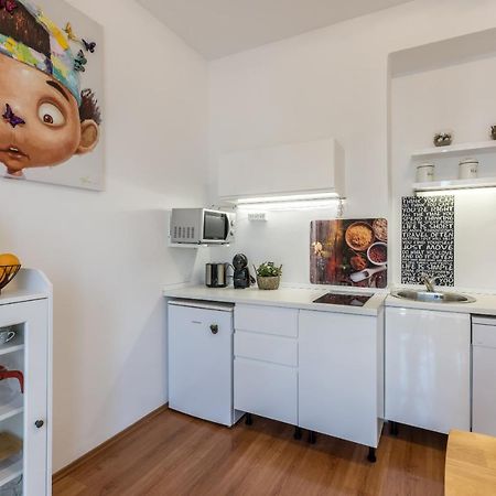 Noe And Joey Apartment Split Exterior photo